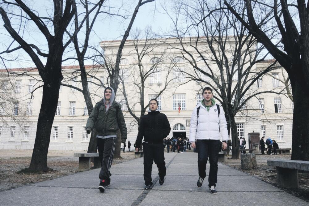 Gimnazija Slobodan Škerović, Srednja škola, Foto: Boris Pejović