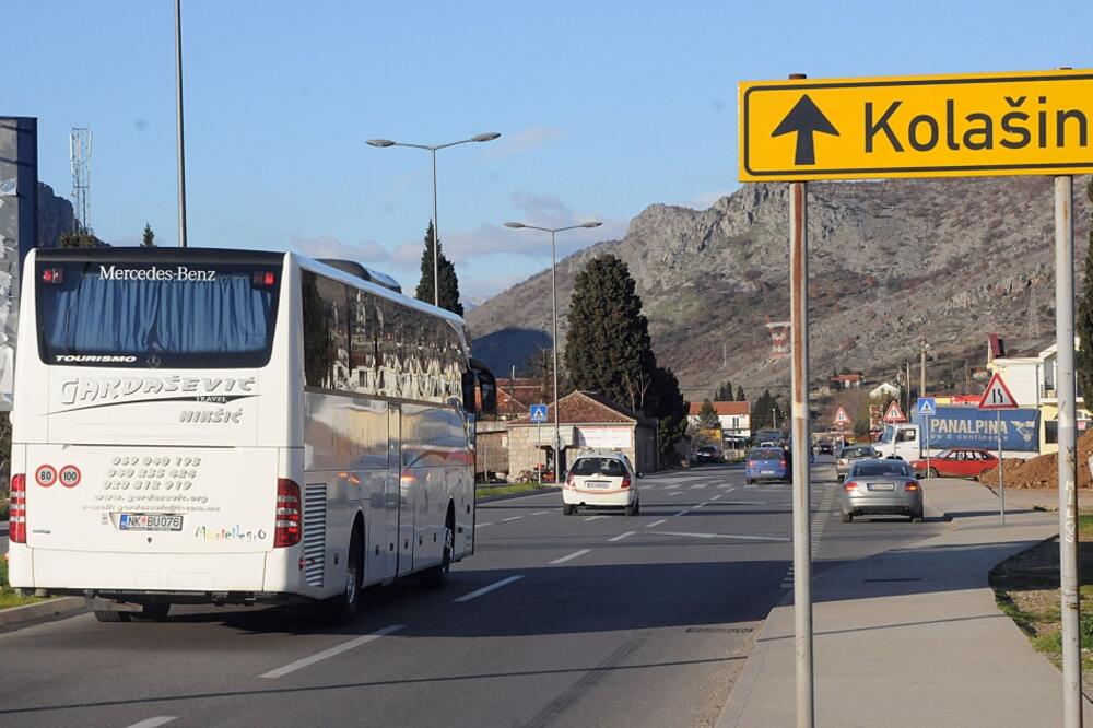 Vlada, Vladin bus, Foto: Zoran Đurić