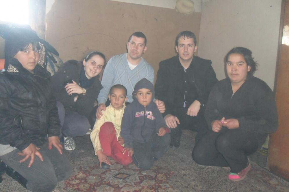 Porodica Beriša, mladi SDP-a, Foto: Ivan Petrušić