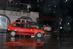 Sutomore: Oborena dva pješaka, jedan životno ugrožen