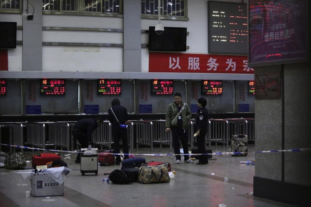 Kina, napad, stanica, Foto: Reuters