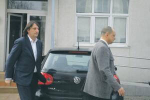 Suđenje po tužbi Zorana Bećirovića: Platiće mu kad otvori račun