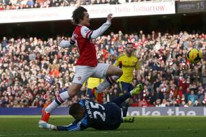 Arsenal daje novi ugovor Rosickom