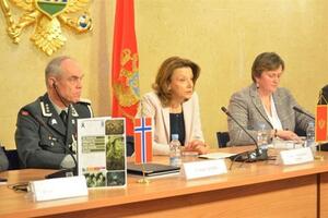 UNDP/SEESAC: Neophodno da više žena bude u oružanim snagama