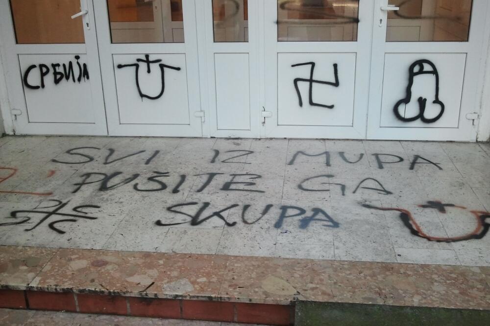 grafiti u Tivtu, Foto: Siniša Luković