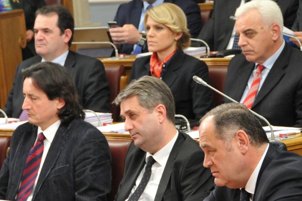 Poslanici DPS-a u Skupštini, Foto: Savo Prelević