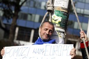 BiH: Protesti prerasli u plenume, političari na sastanku s Fileom