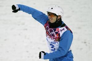 Kušniru zlato u akrobatskom skijanju