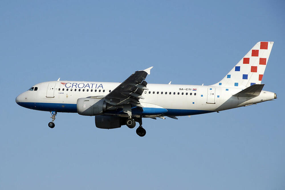 Avion Croatia Airlinesa, Foto: Adrian Pingstone