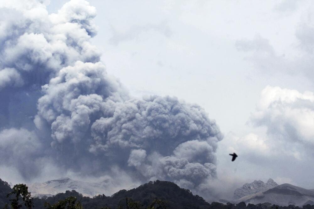Java, vulkan, Foto: Beta/AP