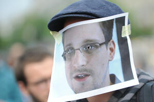 Ko je Snoudenu dao lozinku?