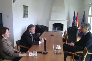 Lekić se susreo sa slovenačkim ambasadorom