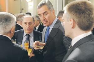 MANS: Uplate opštinama rastu pred izbore