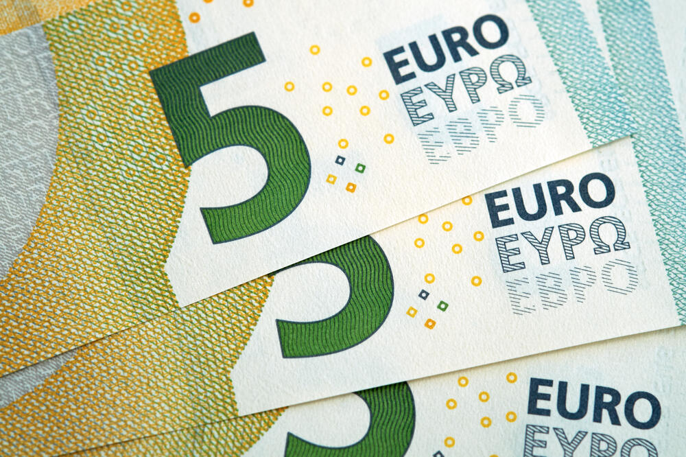 5 eura, Foto: Shutterstock