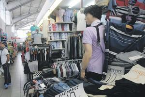 Šabotić ne miruje: Opet s ćekićem u ruci hara po pijaci