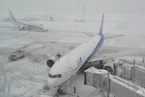 Troje mrtvih, 500 povrijeđenih u sniježnoj oluji u Japanu