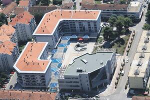 Tivat: Lideri DPS-a i SDP-a šire kuće i stanove