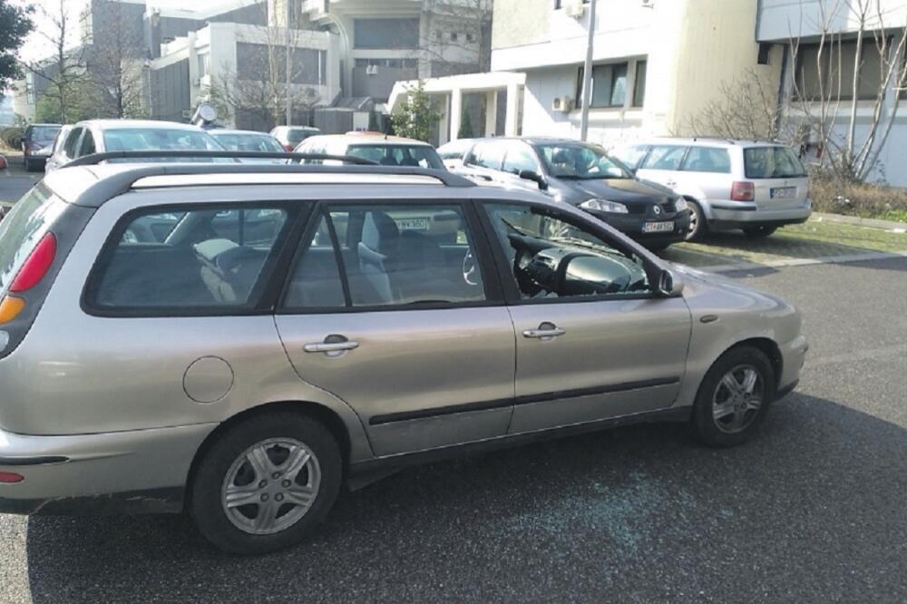 Obijeni automobil, Foto: Arhiva "Vijesti"