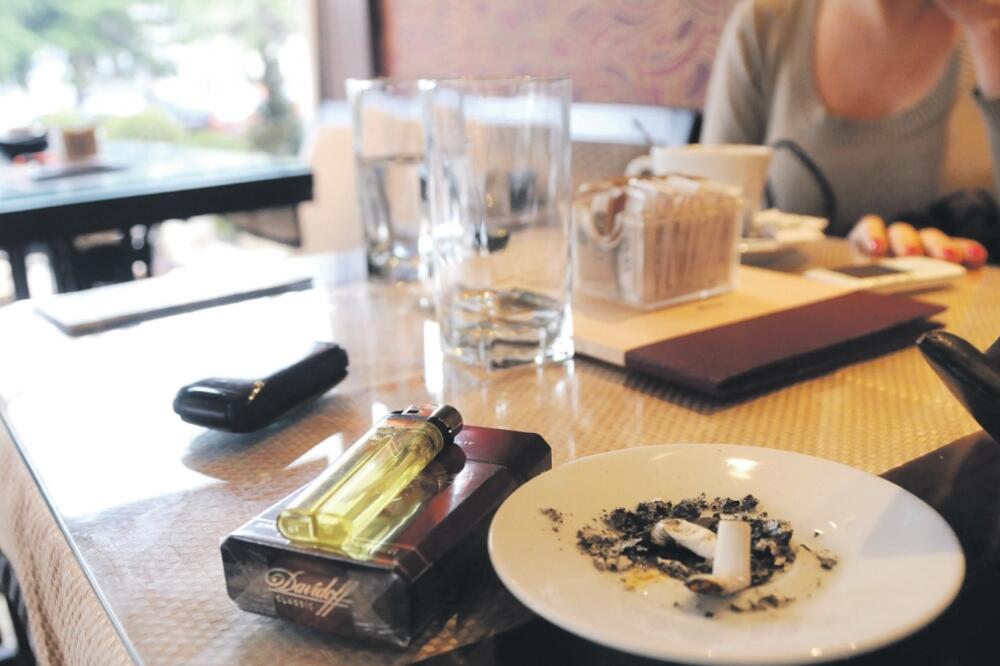 duvan u kafiću, Foto: Arhiva "Vijesti"