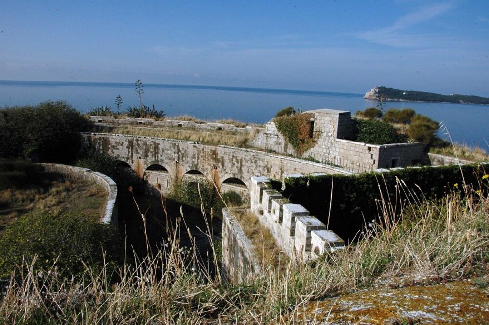 Mamula, Foto: Anto Baković