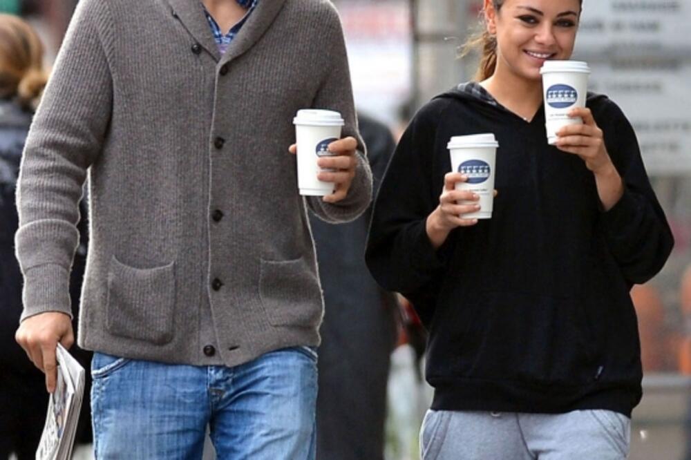 Ešton Kučer, Mila Kunis, Foto: Fanpop.com