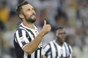 Arsenal i Juve dogovaraju pozajmicu, Vučinić leti na preglede u...