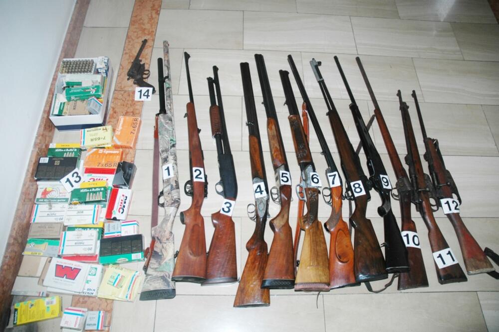 lovačke puške, Cetinje, Foto: Uprava policije
