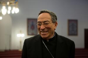 Ko je čovjek koji stoji iza pape?