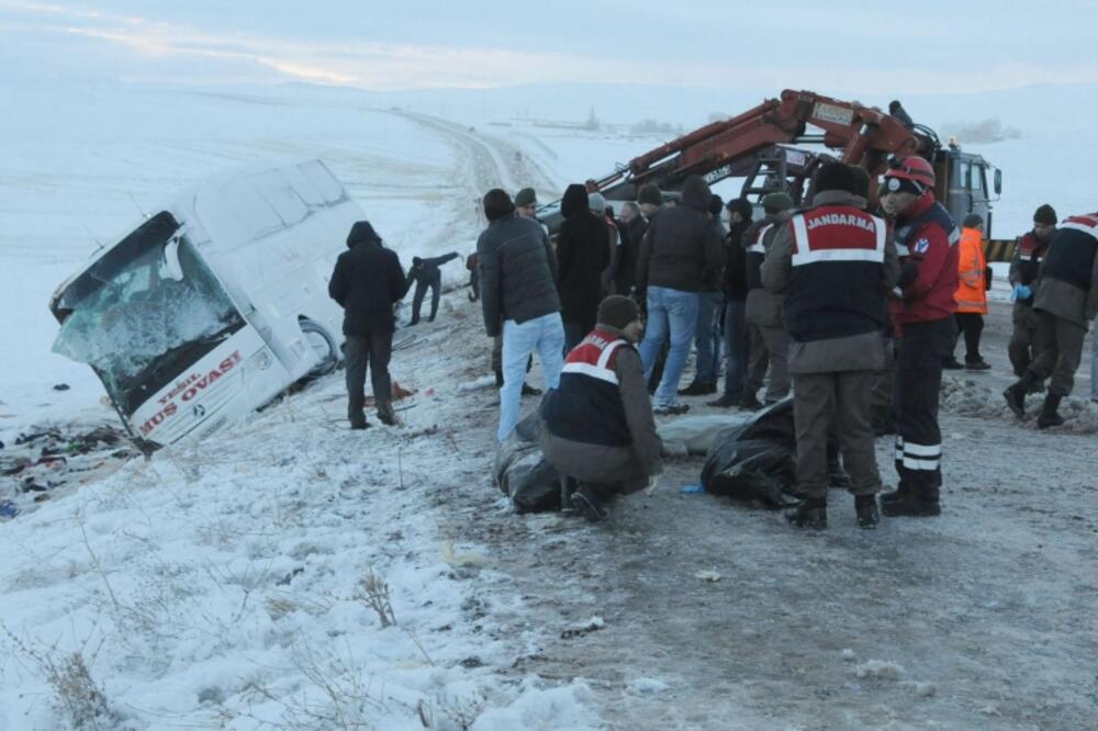 Turska autobuska nesreća, Foto: Todayszaman.com