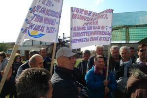 Počeo štrajk u Solani, radnike iz uprave niko nije obišao