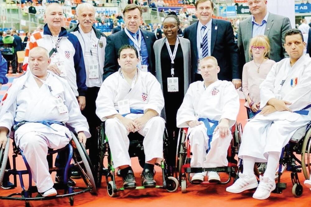 Kalač (treći slijeva), Foto: Privatna arhiva