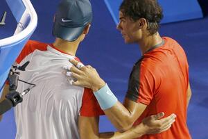 Tomić predao Nadalu zbog povrede, prošao i Federer