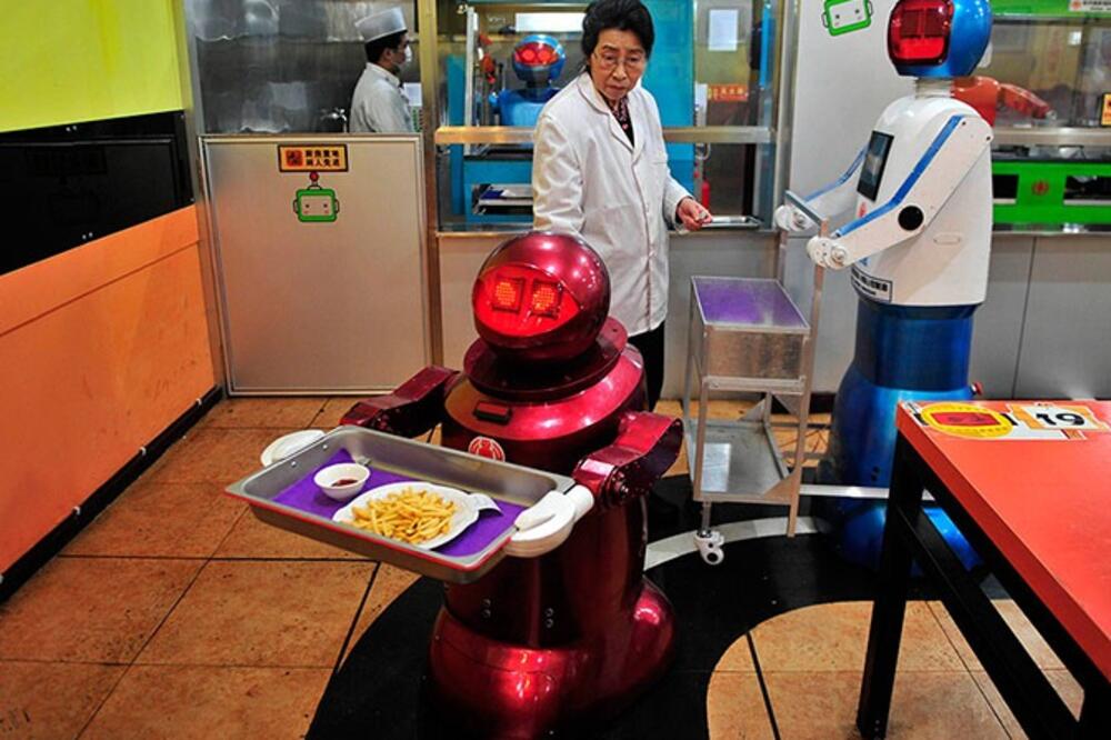 Roboti konobari, Foto: Amusingplanet.com