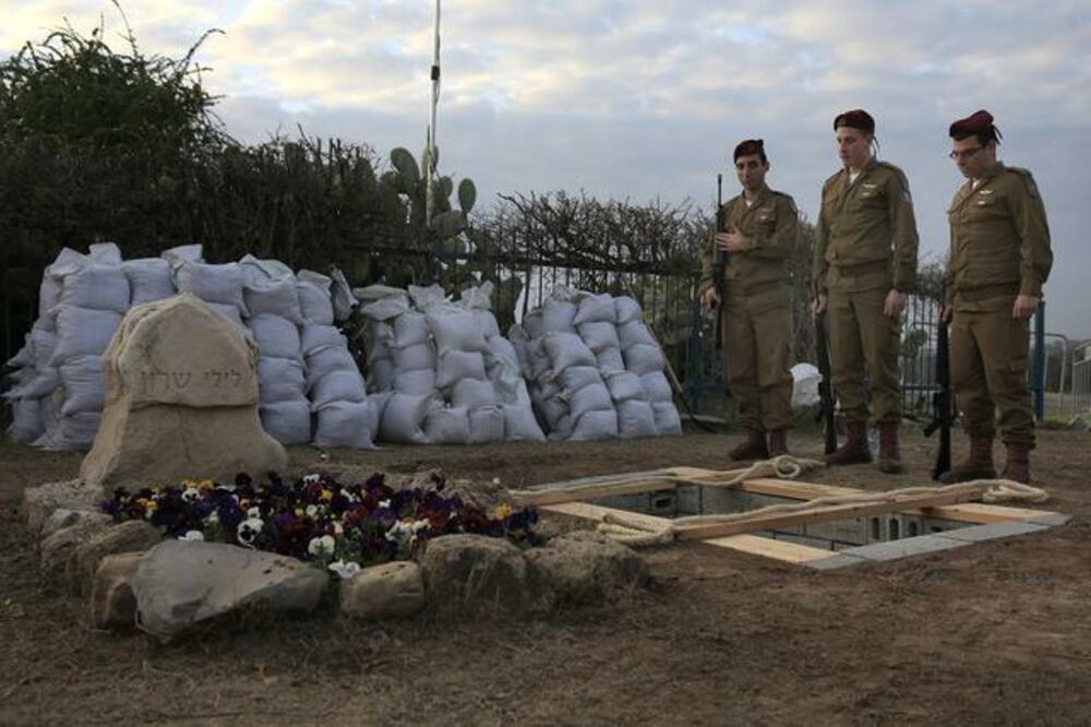 Grobno mjesto za Arijela Šarona, Foto: Beta/AP