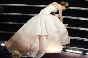 Dženifer Lorens: Dugačka haljina je kriva za moj pad