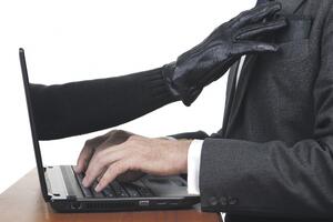 Ministarstvo upozorava: Virusi u e-mail porukama, česte internet...