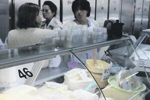 Prodavcima sira iz "Gintaša" oduzeti sudovi koji ne zadovoljavaju...
