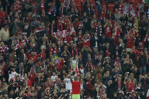 Bajern subvencioniše navijače na "Emirejtsu"