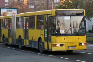 Beograd: Putnik oteo pun autobus prijeteći sjekirom i bombom