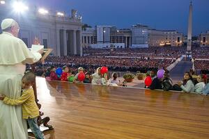 Papu Franja u 2013. pratilo  6,6 miliona vjernika