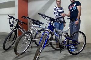 Tri bicikla na poklon LGBT Forumu Progres