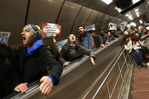 Istanbul: Obezbjeđenje metroa pretuklo beskućnika i izazvalo bijes...