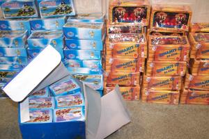 Alfa centar: Pojedini marketi puni petardi