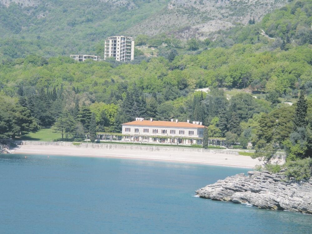 Vila Miločer i zgrada Brana Mićunovića