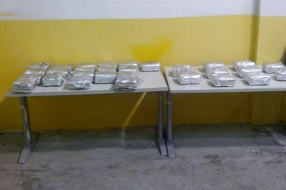 Zaplijenjeni skank, Skank, Foto: Uprava policije