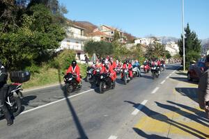 Fešta u Bijeloj: Moto Mraz u Dječijem domu Mladost