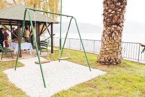 Porto Montenegro obnovio igralište Doma u Bijeloj