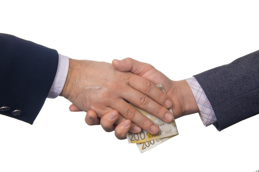 Podmićivanje, Foto: Shutterstock