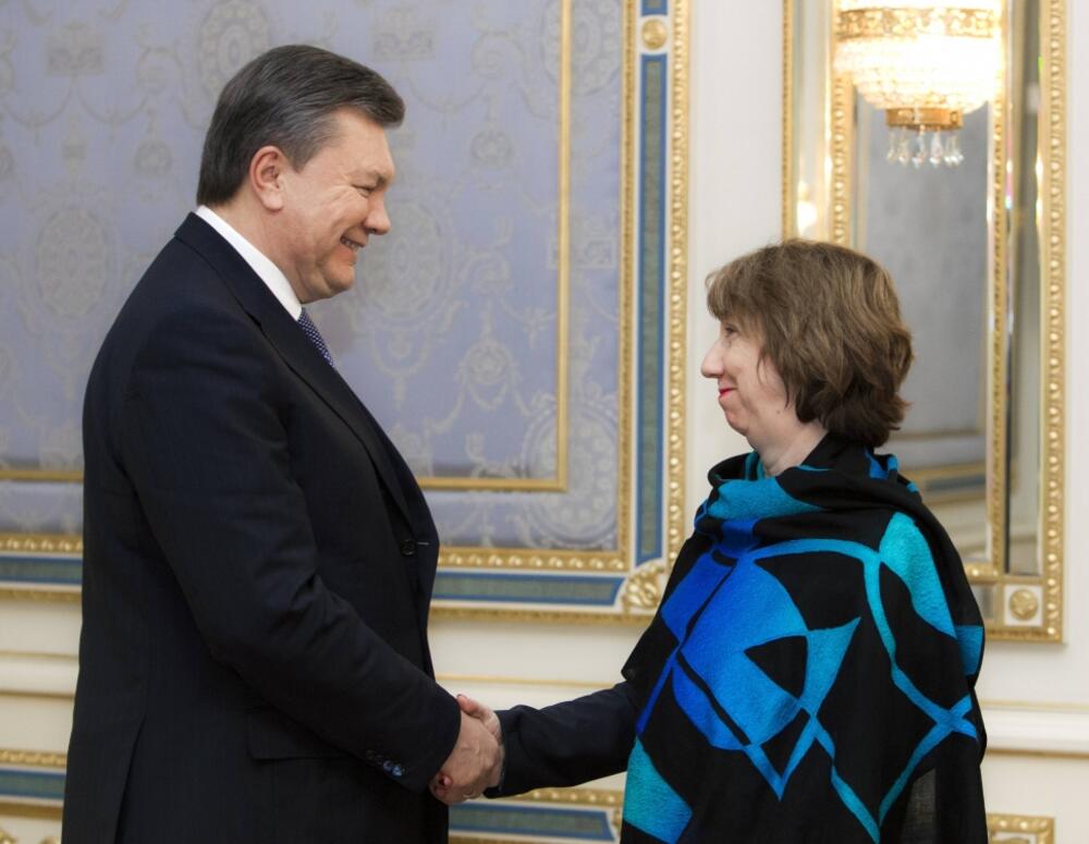 Viktor Janukovič, Ketrin Ešton