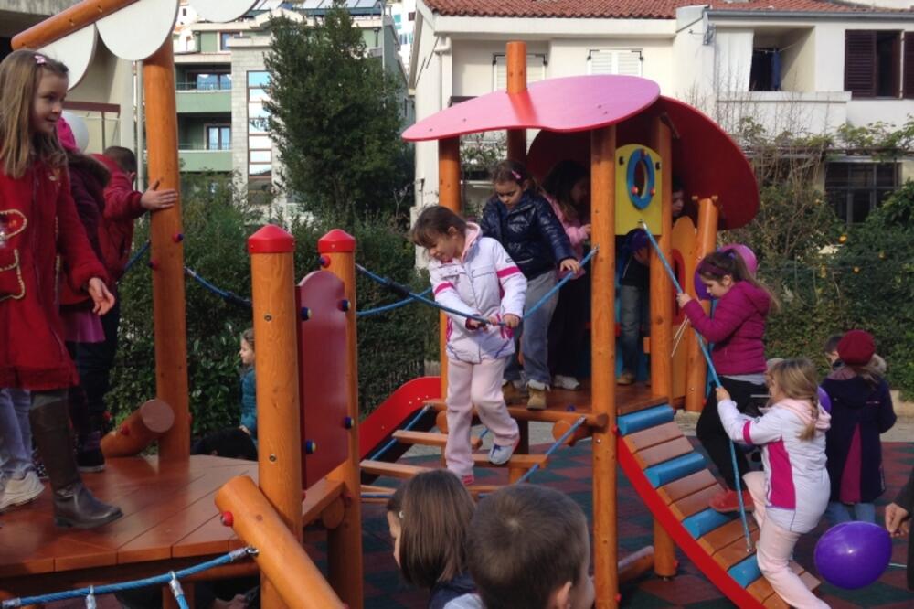 Budva, dječje igralište, Foto: Vuk Lajović